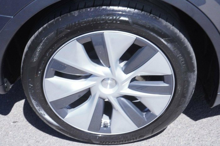 2023 Tesla Model Y Rear-Wheel Drive