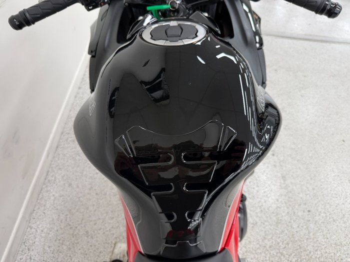 2024 Kawasaki NINJA 650L Red