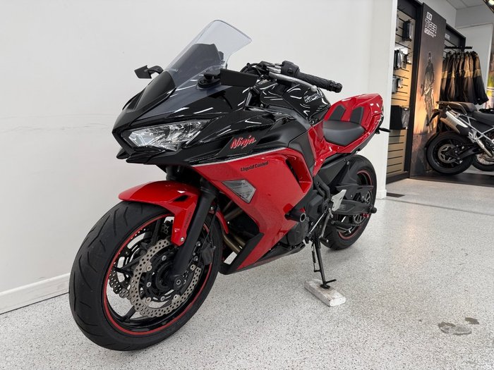 2024 Kawasaki NINJA 650L Red