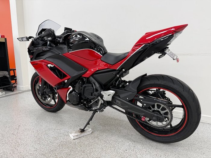 2024 Kawasaki NINJA 650L Red