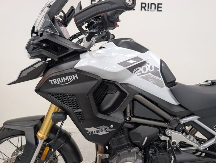 2022 Triumph TIGER 1200 RALLY PRO SILVER ICE