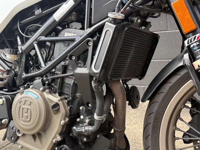 2021 HUSQVARNA VITPILEN 401 GREY