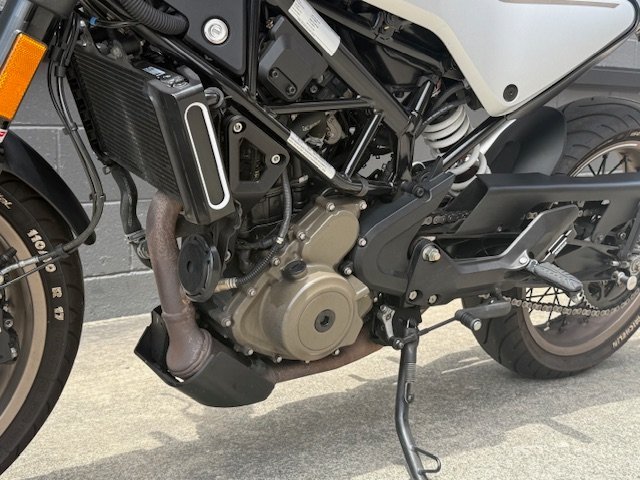 2021 HUSQVARNA VITPILEN 401 GREY