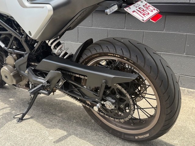 2021 HUSQVARNA VITPILEN 401 GREY