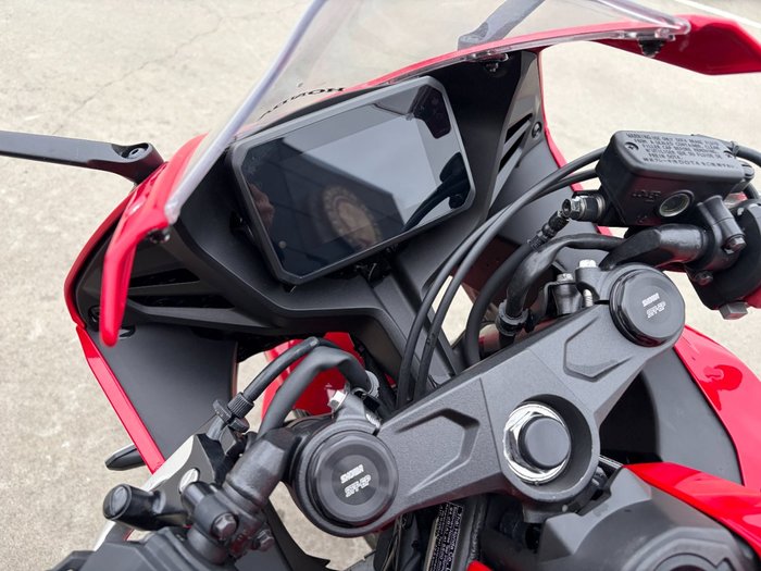 2024 Honda CBR650R Red