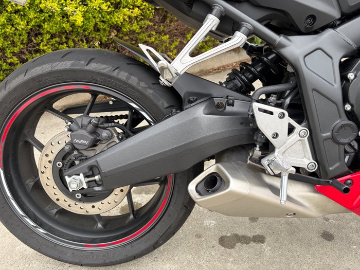 2024 Honda CBR650R Red
