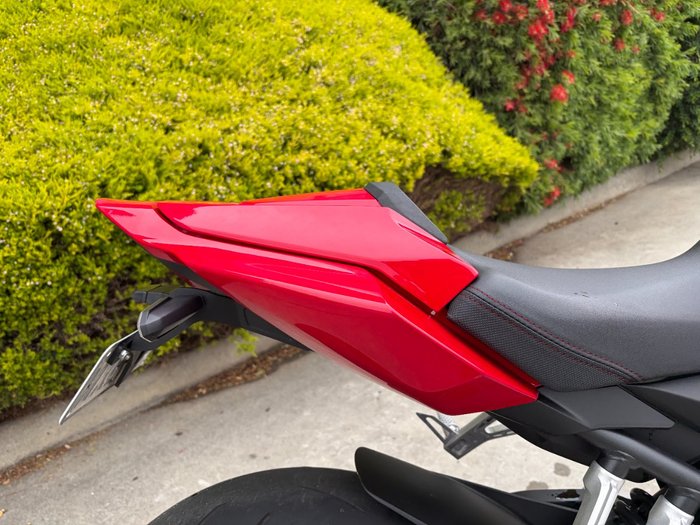 2024 Honda CBR650R Red