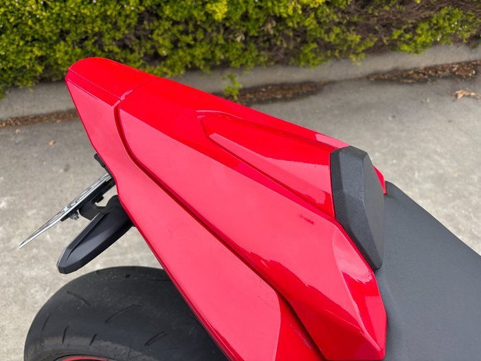 2024 Honda CBR650R Red