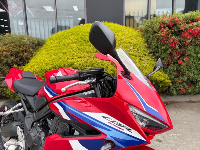 2024 Honda CBR650R Red