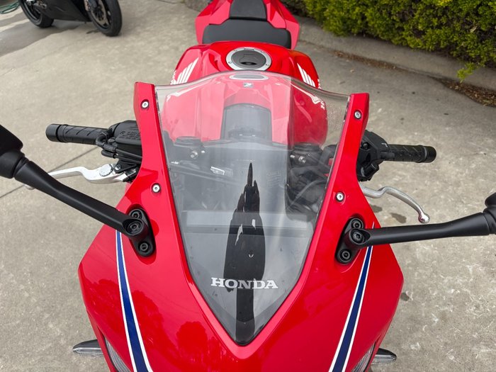 2024 Honda CBR650R Red
