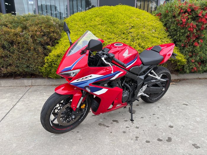 2024 Honda CBR650R Red