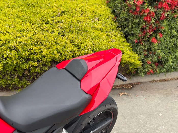 2024 Honda CBR650R Red