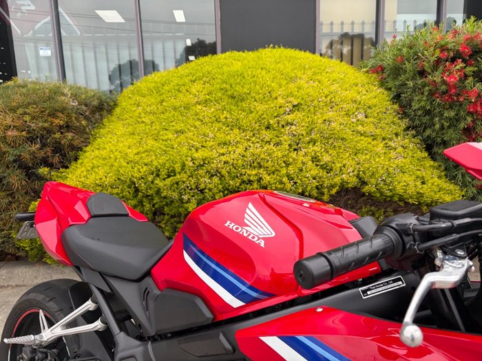 2024 Honda CBR650R Red