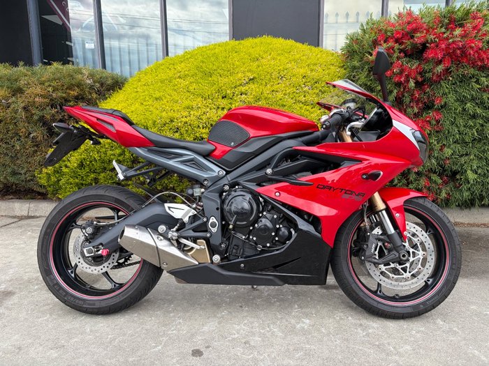 2016 Triumph DAYTONA 675 Red