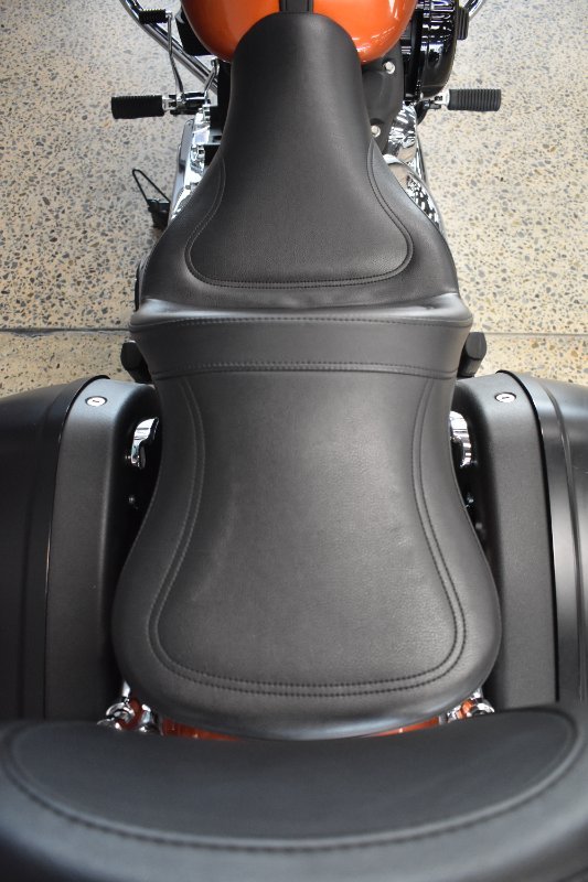 2020 Harley-davidson FLSB SPORT GLIDE Performance Orange