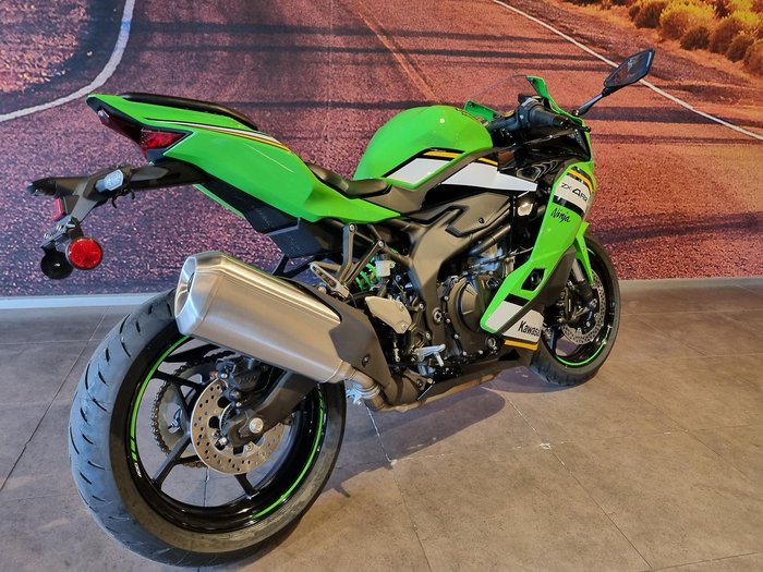 2025 Kawasaki Ninja ZX-4R Ninja Green