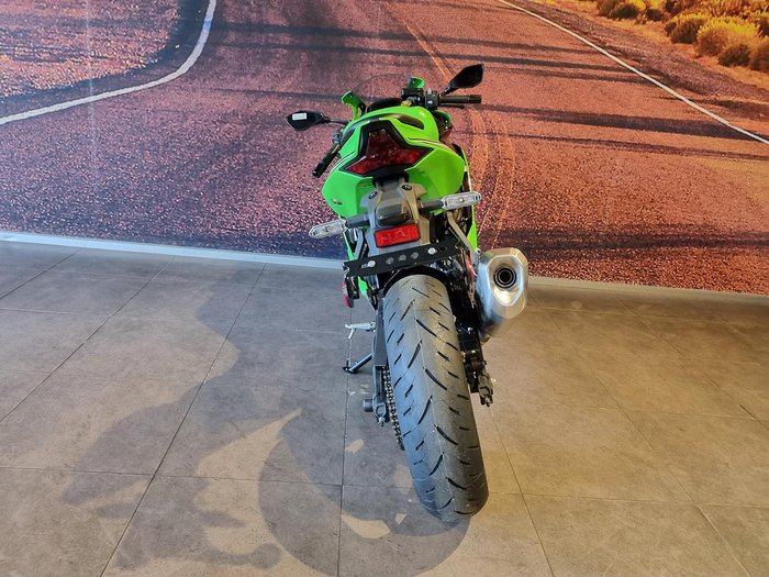 2025 Kawasaki Ninja ZX-4R Ninja Green