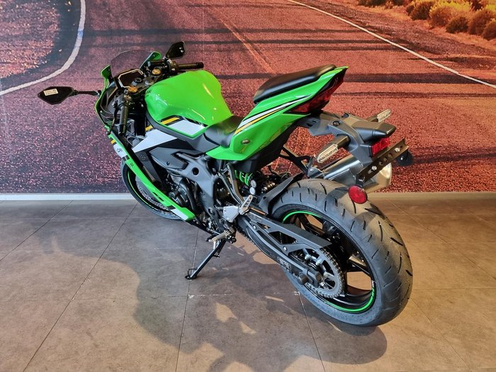 2025 Kawasaki Ninja ZX-4R Ninja Green