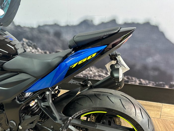2022 Suzuki GSX-S750 BLUE