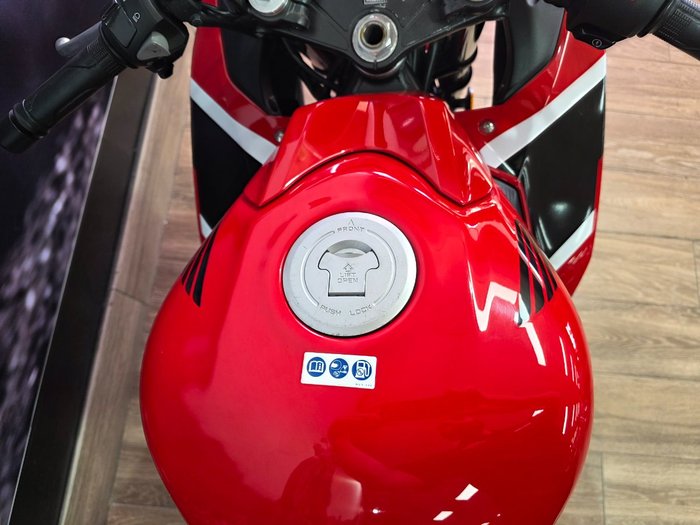 2017 Honda CBR300R RED