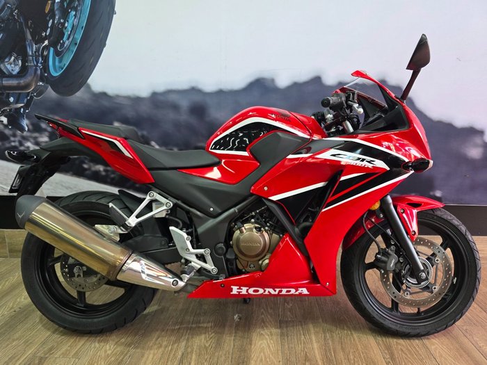 2017 Honda CBR300R RED