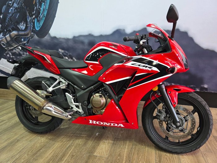 2017 Honda CBR300R RED