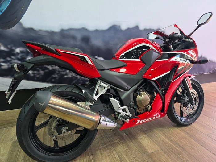 2017 Honda CBR300R RED