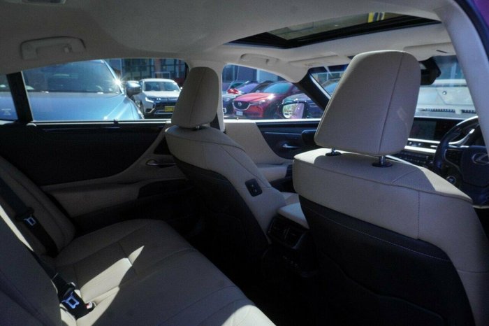 2019 Lexus ES 300h Sports Luxury