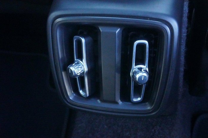 2021 Volvo XC40 T5 R-Design