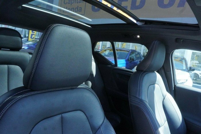 2021 Volvo XC40 T5 R-Design