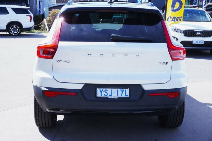 2021 Volvo XC40 T5 R-Design