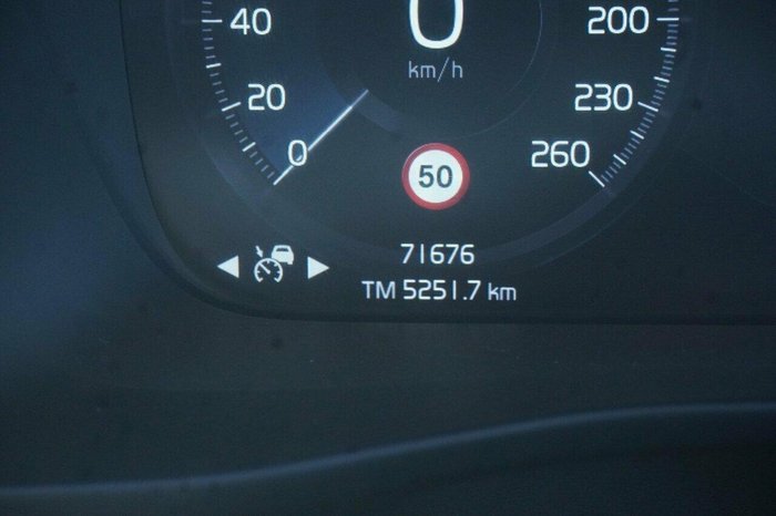 2021 Volvo XC40 T5 R-Design