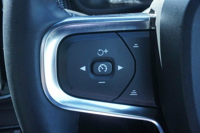 2021 Volvo XC40 T5 R-Design