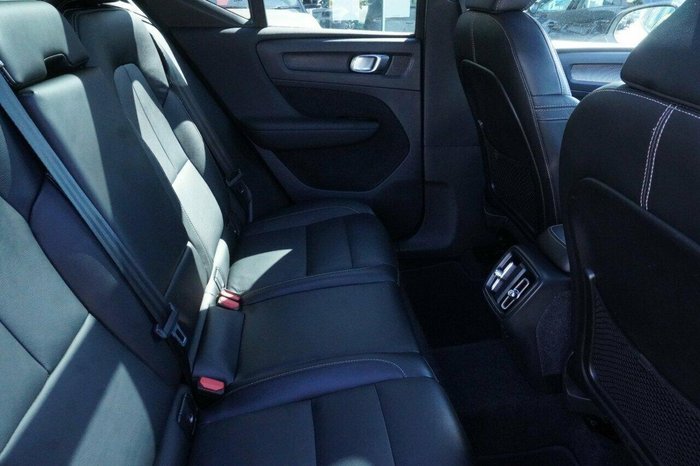 2021 Volvo XC40 T5 R-Design