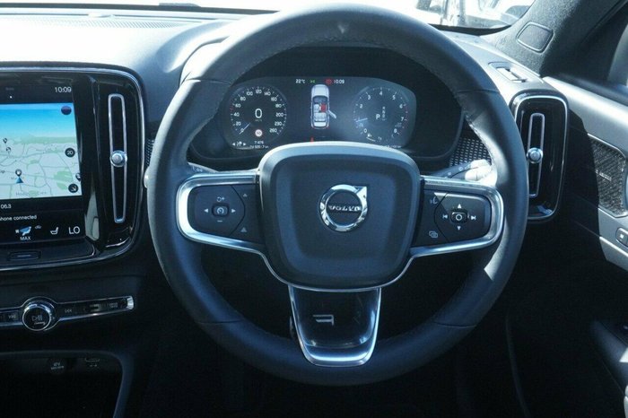 2021 Volvo XC40 T5 R-Design