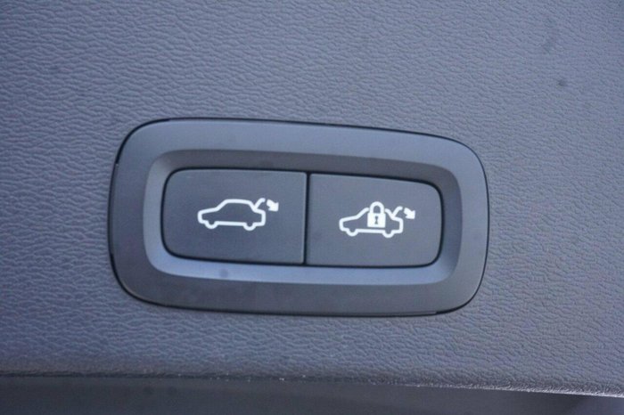 2021 Volvo XC40 T5 R-Design