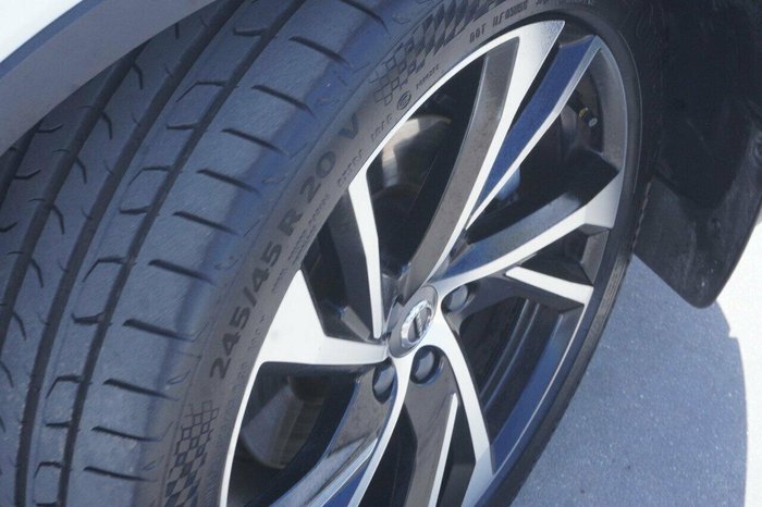 2021 Volvo XC40 T5 R-Design