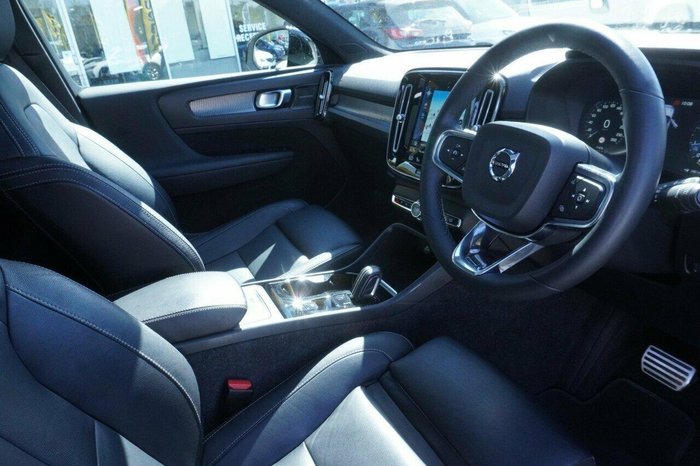 2021 Volvo XC40 T5 R-Design