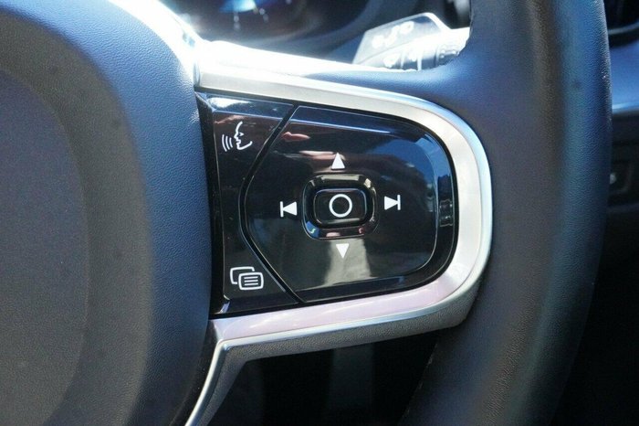 2021 Volvo XC60 B6 R-Design