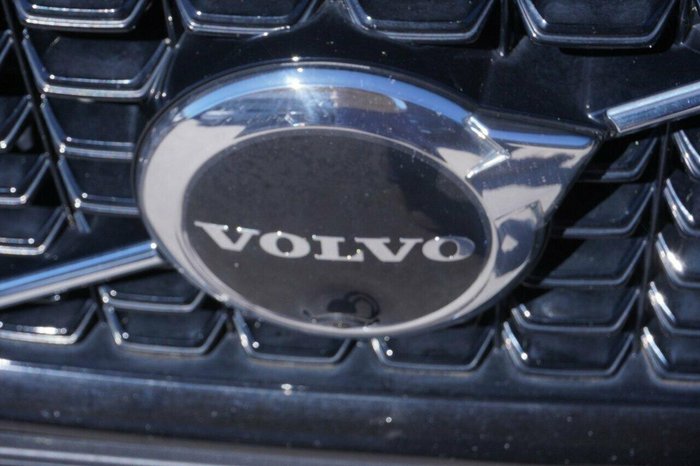 2021 Volvo XC60 B6 R-Design