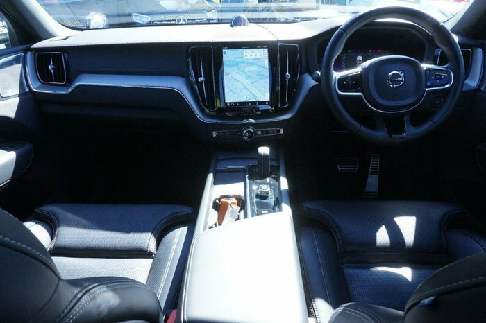 2021 Volvo XC60 B6 R-Design