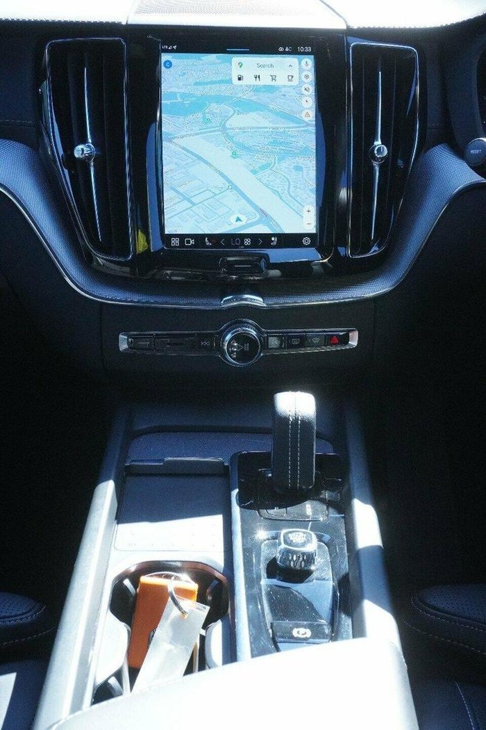 2021 Volvo XC60 B6 R-Design