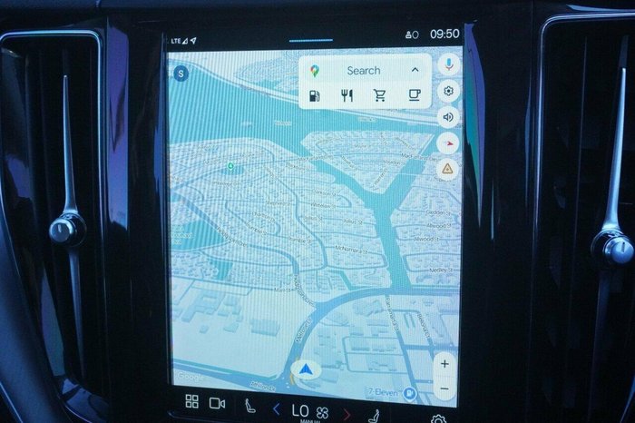 2021 Volvo XC60 B5 Momentum