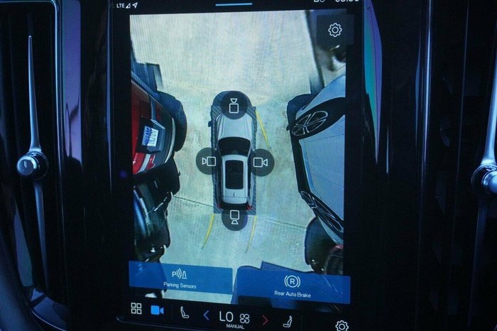 2021 Volvo XC60 B5 Momentum