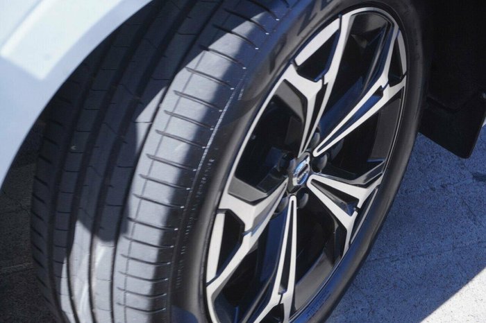 2021 Volvo XC60 B5 Momentum