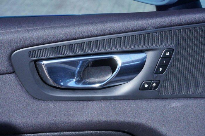 2021 Volvo XC60 B5 Momentum