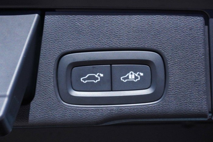 2021 Volvo XC60 B5 Momentum