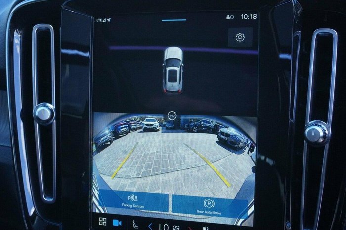 2023 Volvo XC40 Ultimate B4 Bright