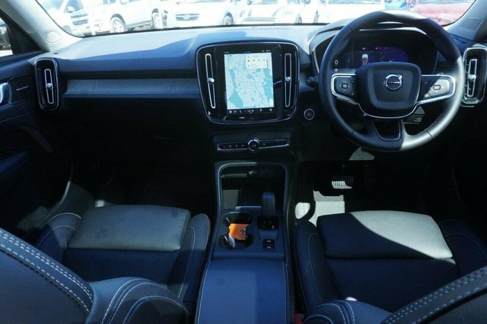 2023 Volvo XC40 Ultimate B4 Bright