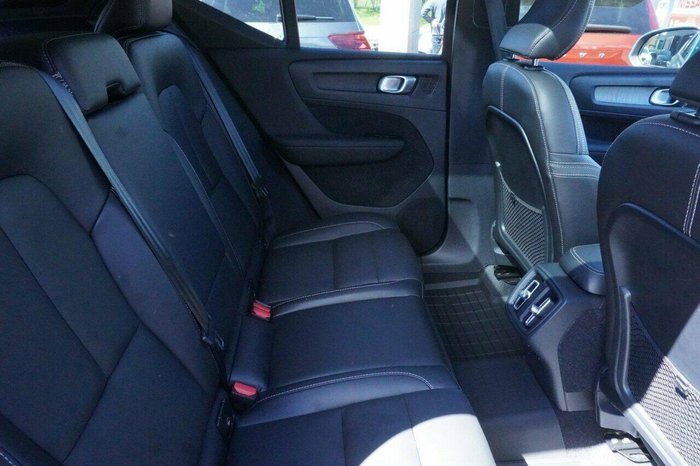 2023 Volvo XC40 Ultimate B4 Bright